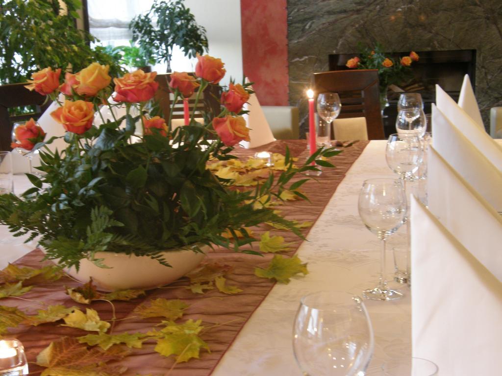 Hotel Gorski Pruszcz Gdański Buitenkant foto